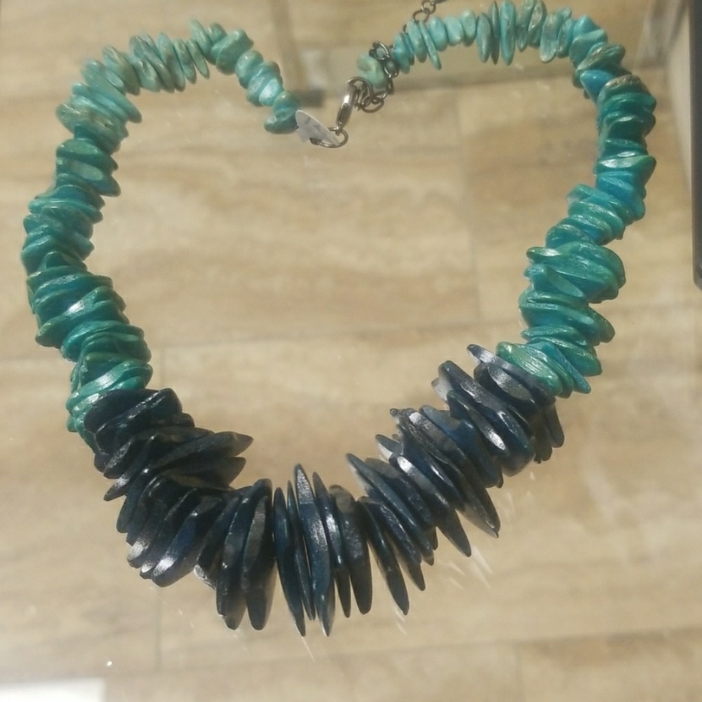 Handmade Green Dark Teal Turquoise Wooden Jag Chip Necklace - Picture 3 of 8